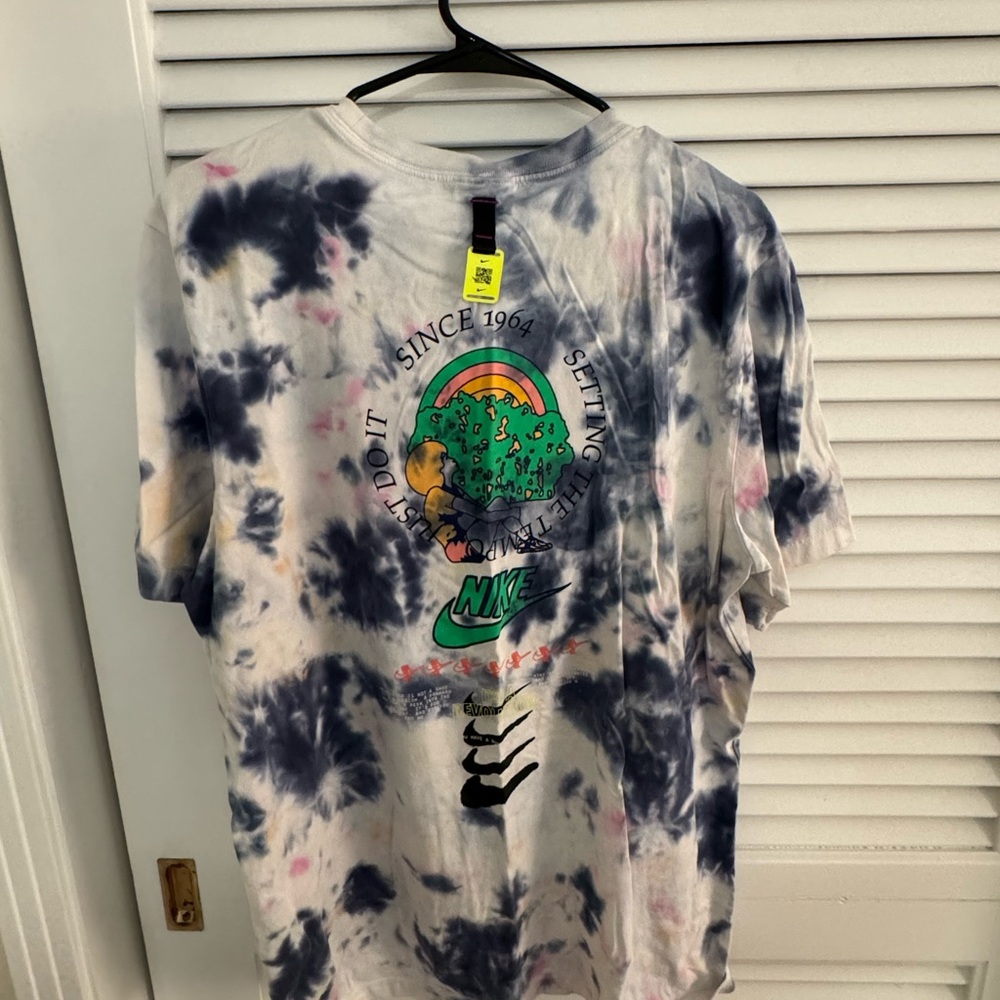 Nike T - Picture 2 of 3